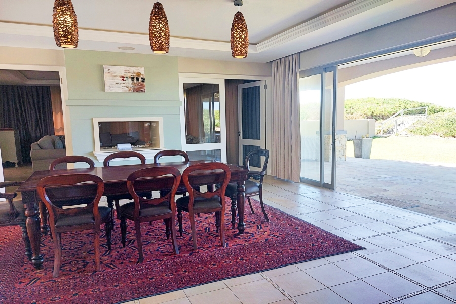 6 Bedroom Property for Sale in Myoli Beach Western Cape